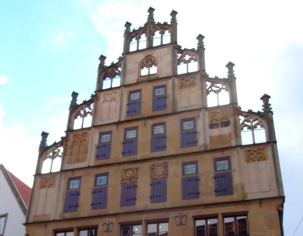 Crüwell House, stepped gable